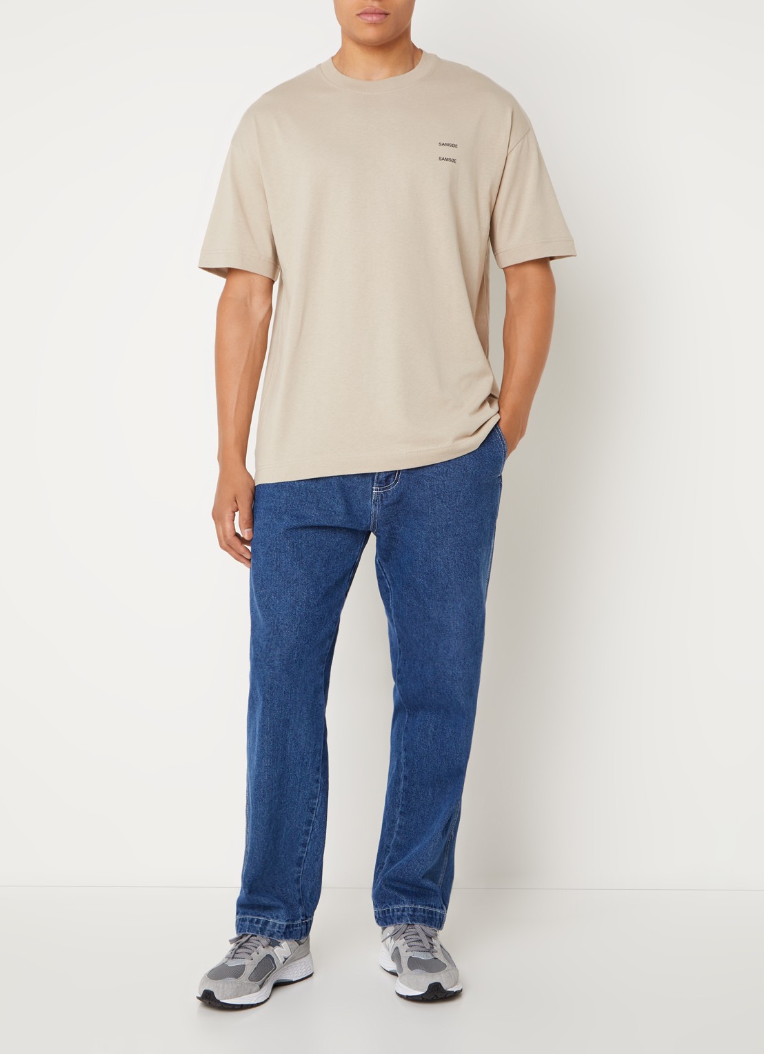SAMSØE SAMSØE Joel T-shirt met logo - voorkant 2 donkerbeige
