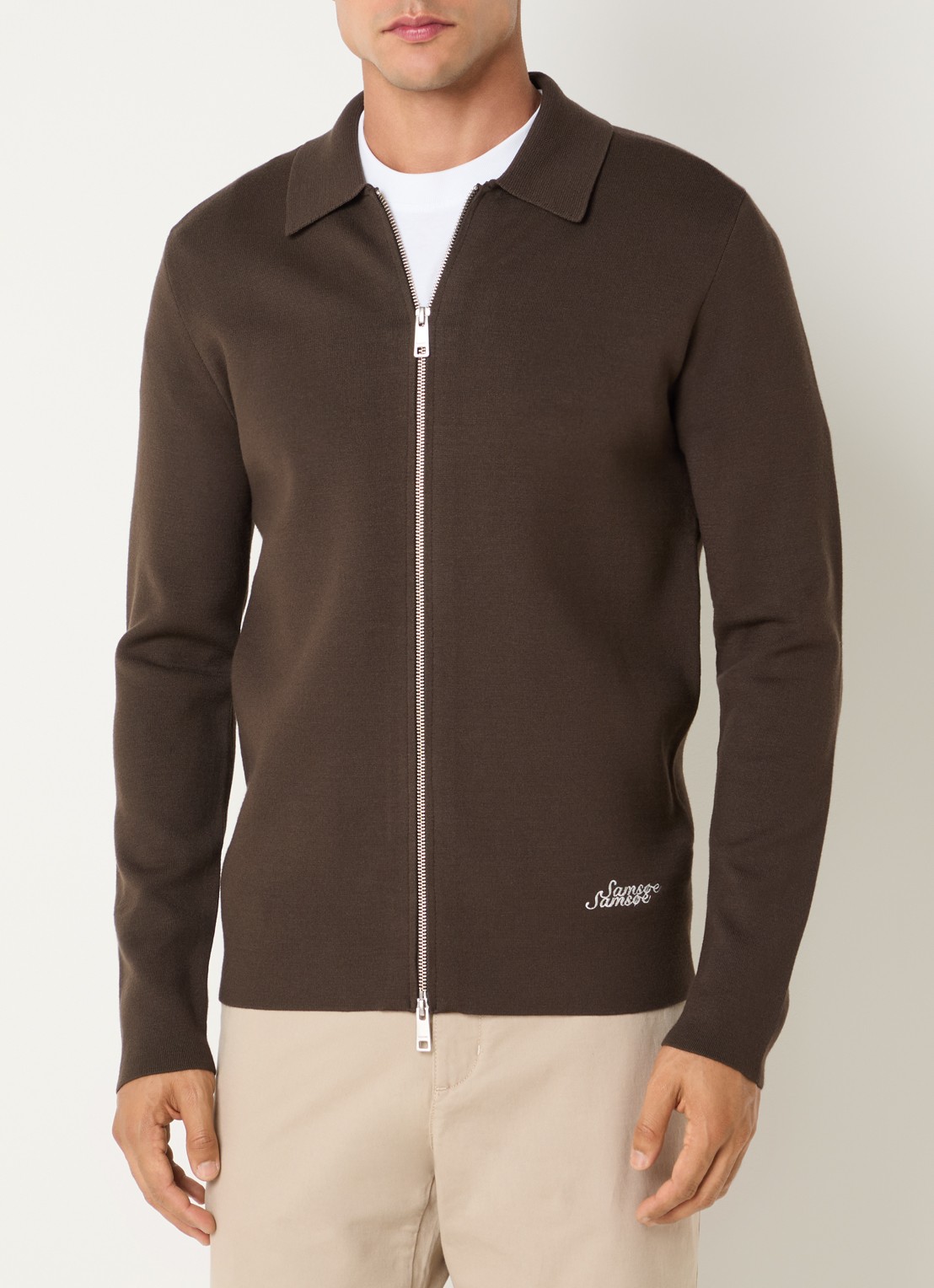 SAMSØE SAMSØE Matt fijngebreid vest met logoborduring - detail 2 bruin