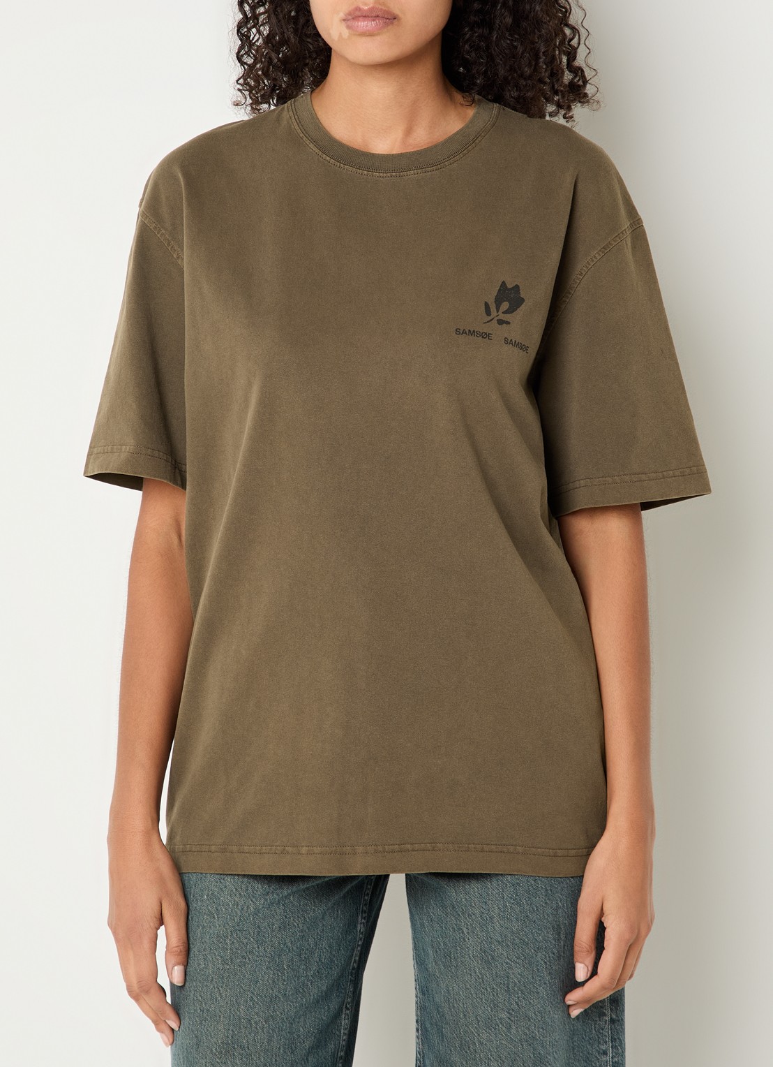 SAMSØE SAMSØE Sacohen T-shirt met logo- en backprint - achterkant 4 lichtbruin