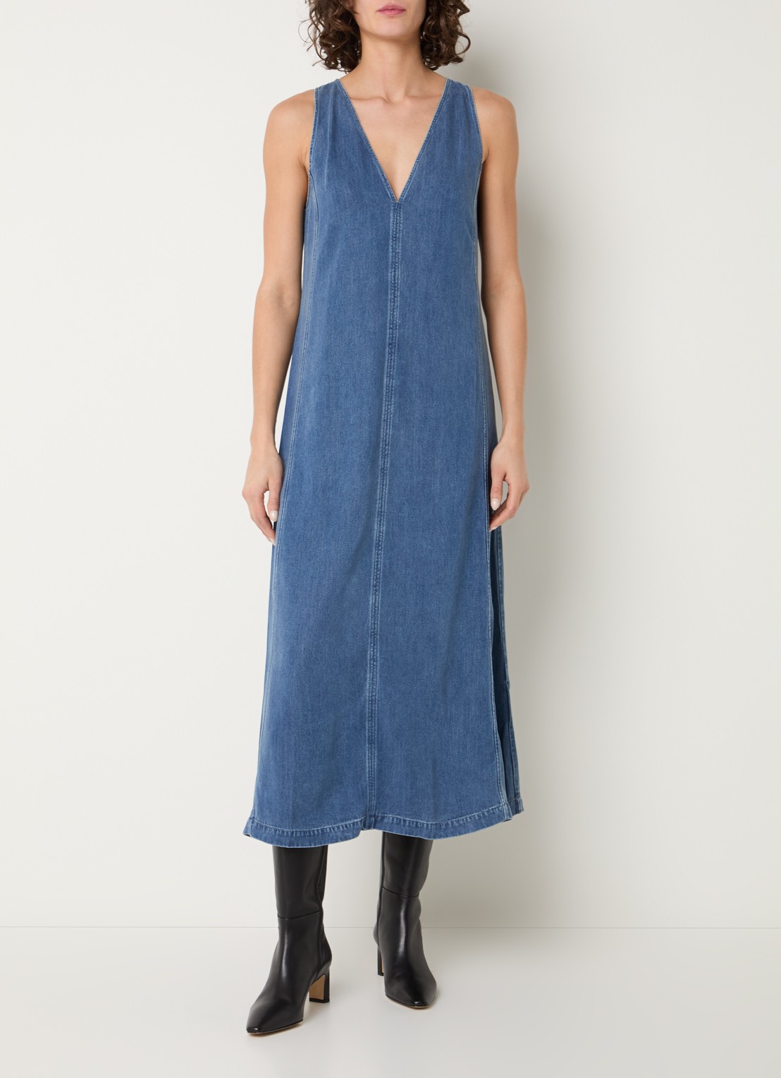 SAMSØE SAMSØE Saskylar midi jurk met V-hals - detail 3 blauw