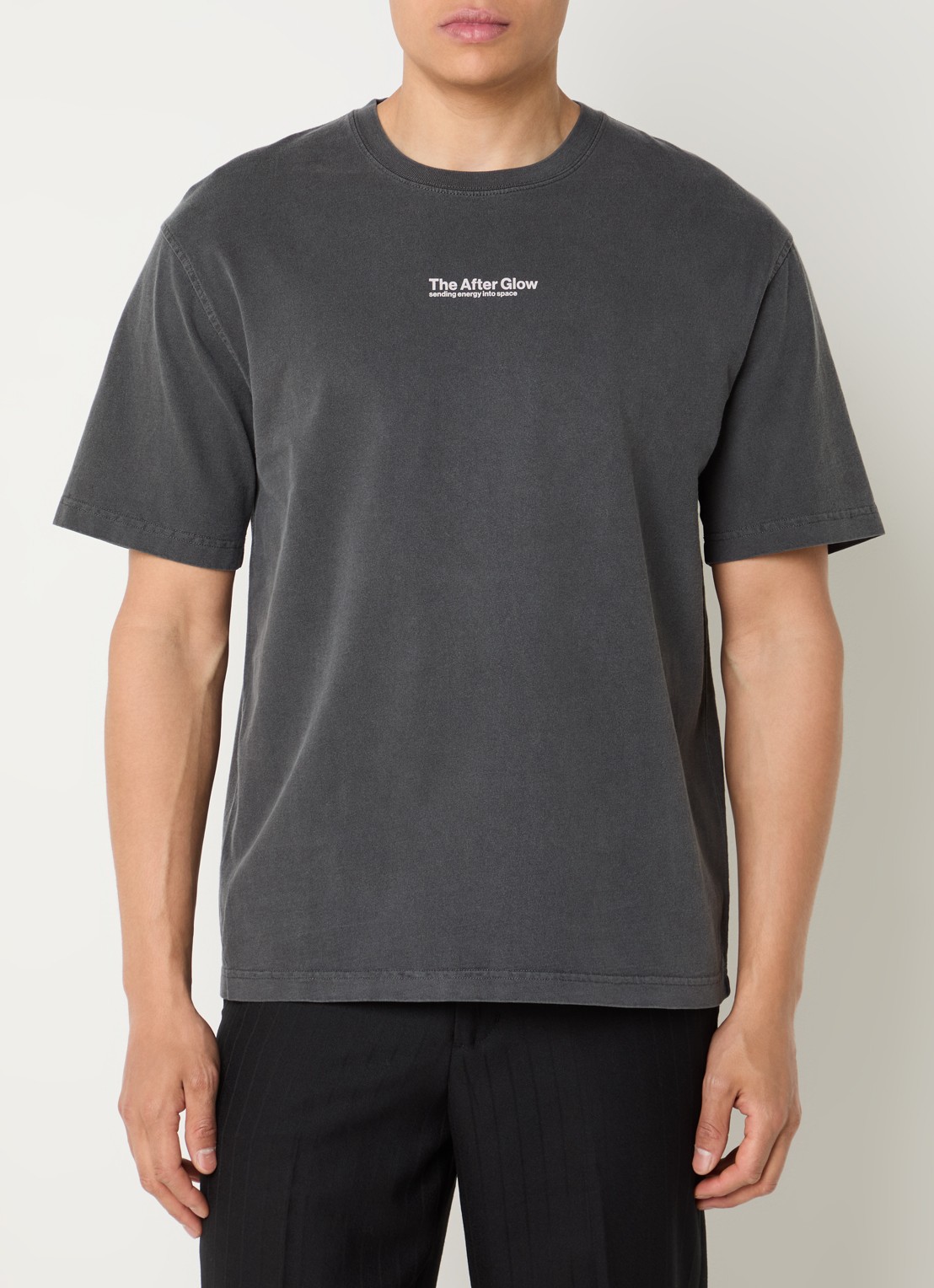 SAMSØE SAMSØE Sauni T-shirt met front- en backprint - achterkant 3 antraciet