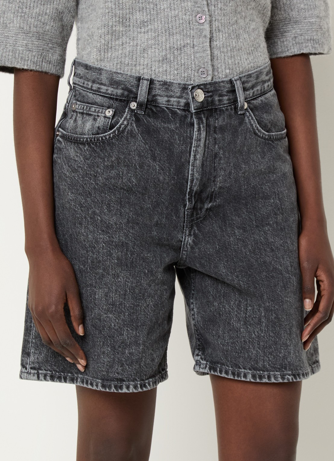 SAMSØE SAMSØE Shelly high waist wide fit korte broek van denim - detail 2 donkergrijs