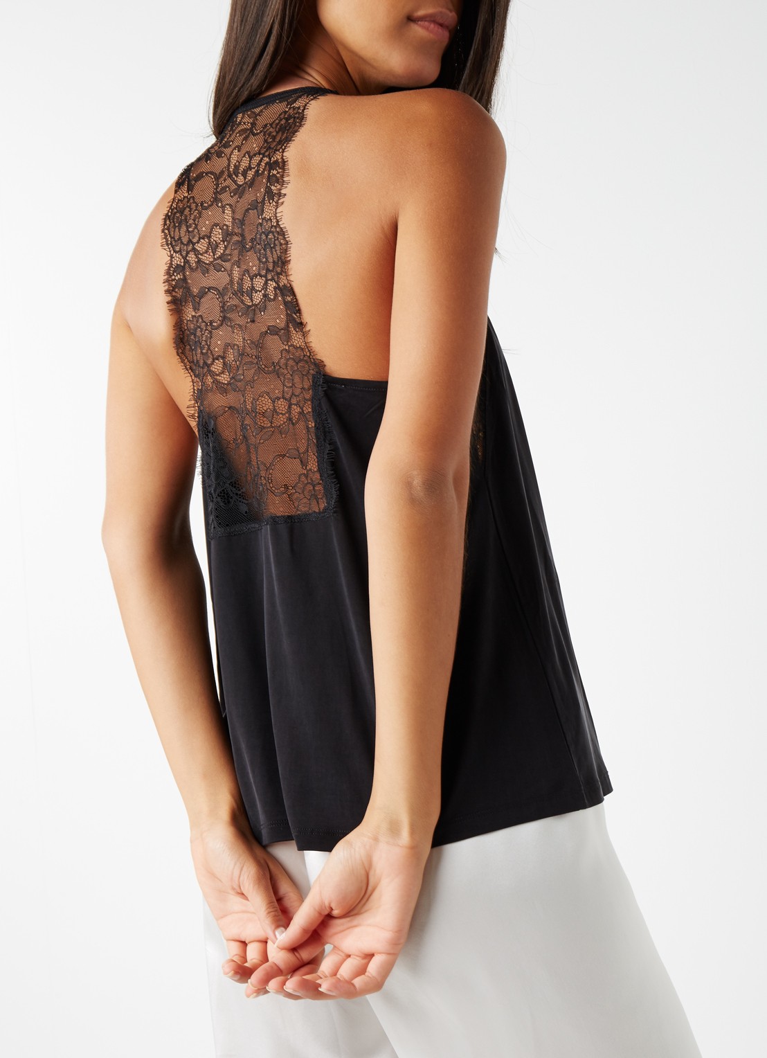 SAMSØE SAMSØE Slipin cupro singlet met kanten inzet - detail zwart
