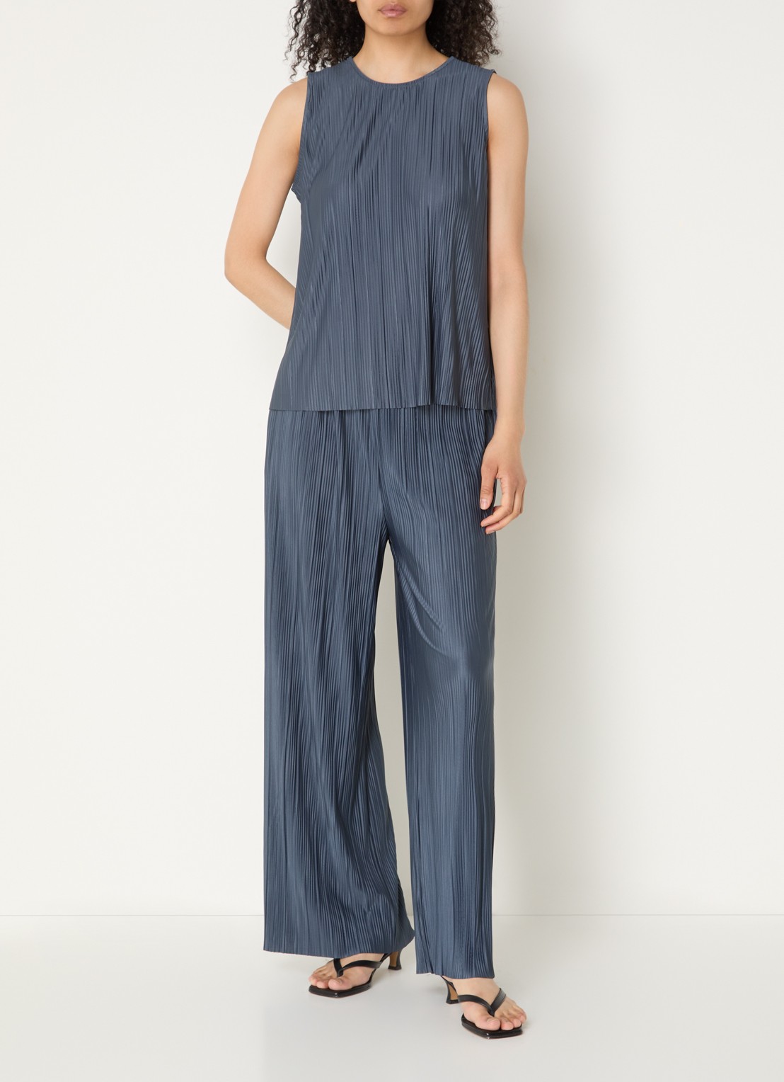 SAMSØE SAMSØE Uma high waist straight fit broek met steekzakken  - voorkant 4 blauwgrijs