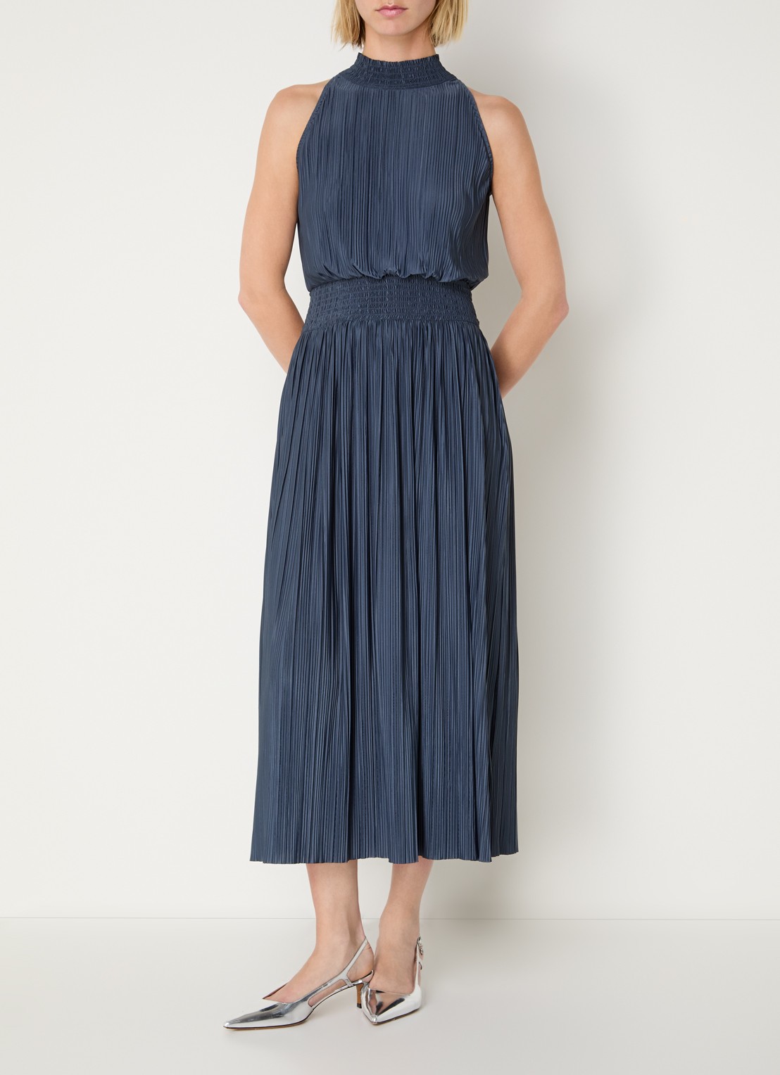 SAMSØE SAMSØE Uma midi halterjurk met plooidetail - detail 3 donkerblauw