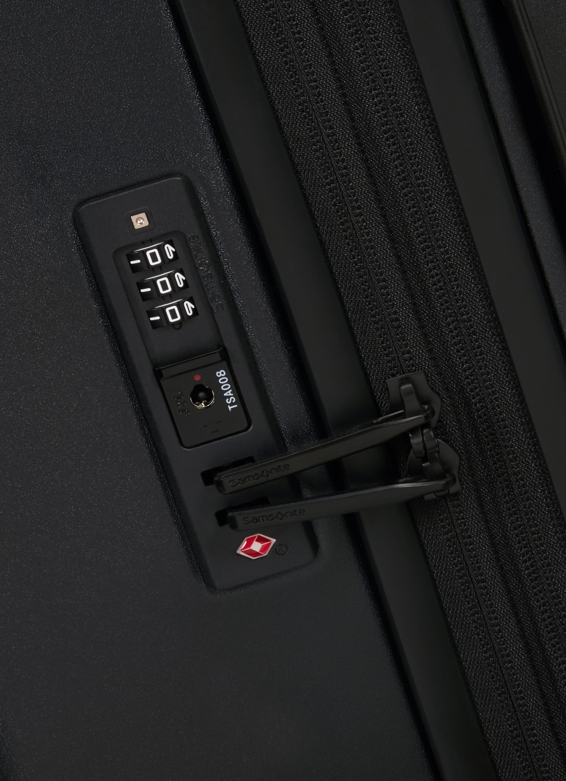 Samsonite Fyrm vergrootbare spinner 67 cm - detail 3 black / zwart
