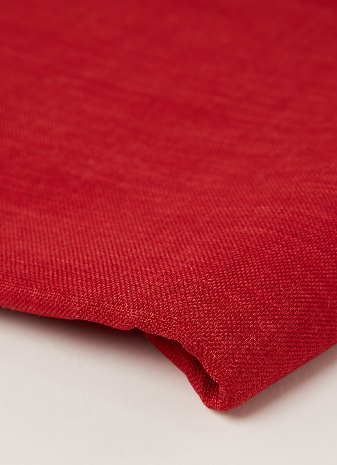 Sander Loft tafelkleed 350 x 150 cm - detail 3 donkerrood