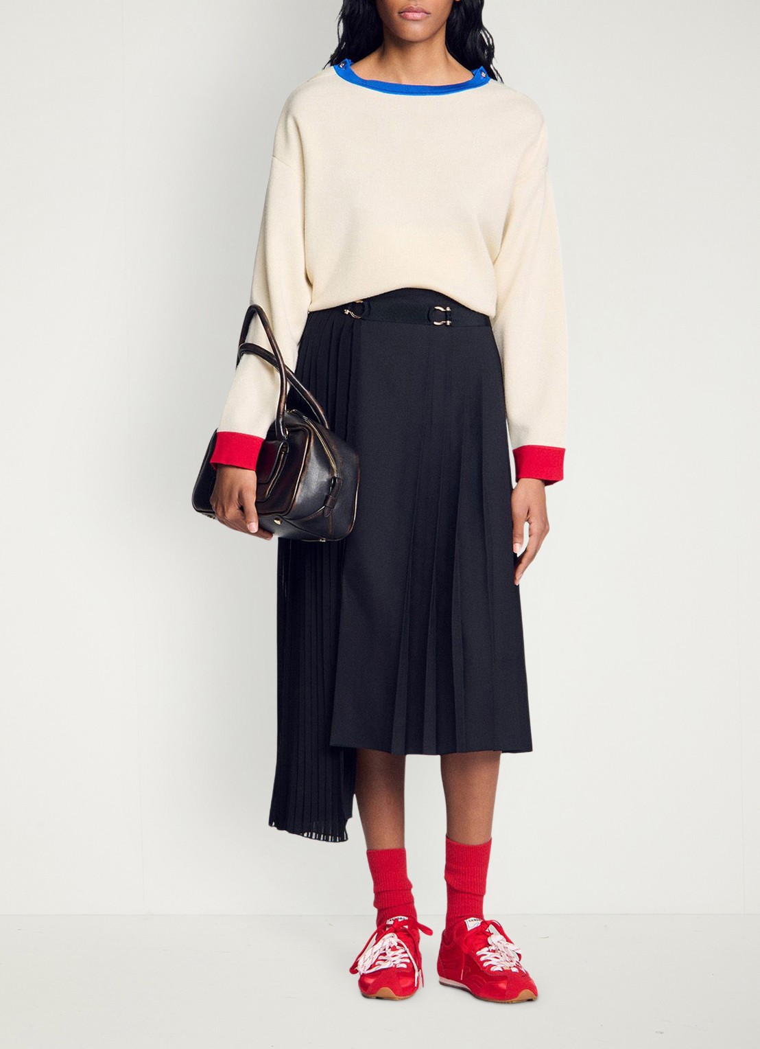 Sandro Asymmetrische midi rok met plooidetail - voorkant 3 zwart