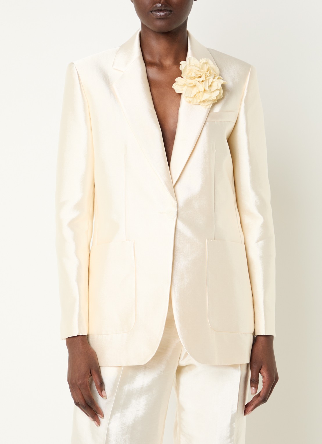 Sandro Blazer met glanzende finish en applicatie - detail 4 ivoor