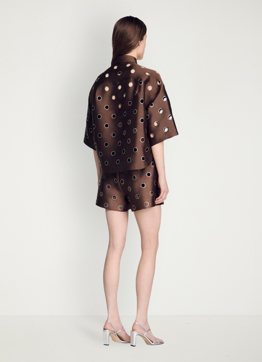 Sandro Blouse met cut-out detail en strass - achterkant bruin