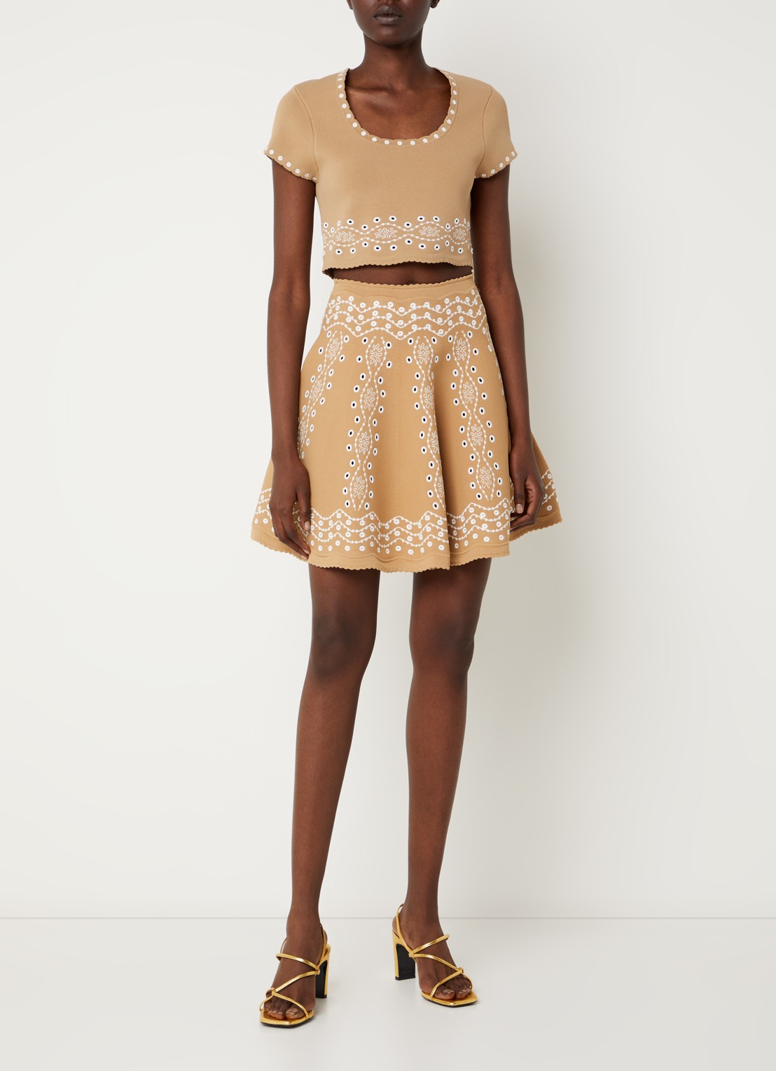 Sandro Crop top met broderie - voorkant 2 beige