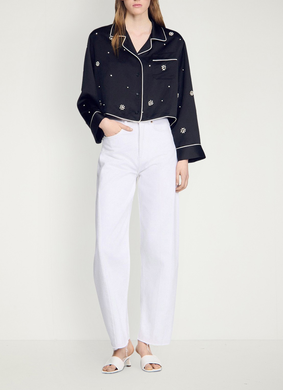 Sandro Cropped blouse met borstzak en stras - voorkant 7 zwart