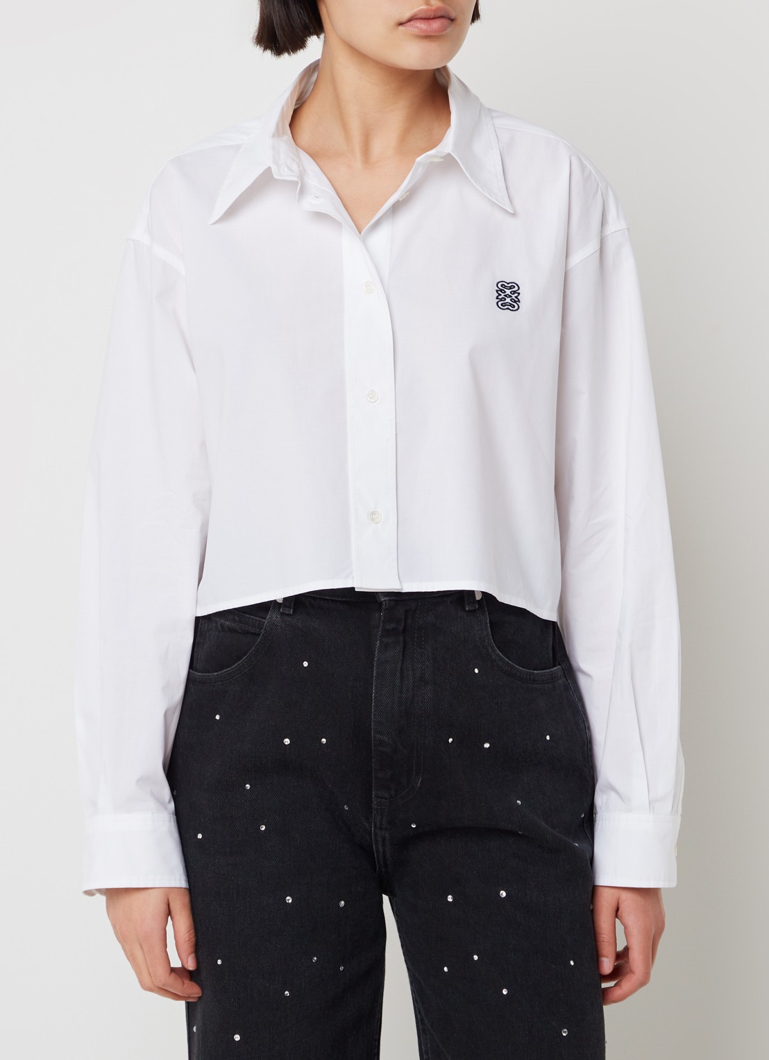 Sandro Cropped blouse met logoborduring - detail 4 wit