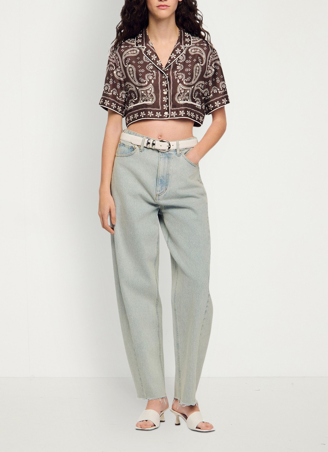 Sandro Cropped blouse met met jacquard dessin - voorkant 6 taupe / wit
