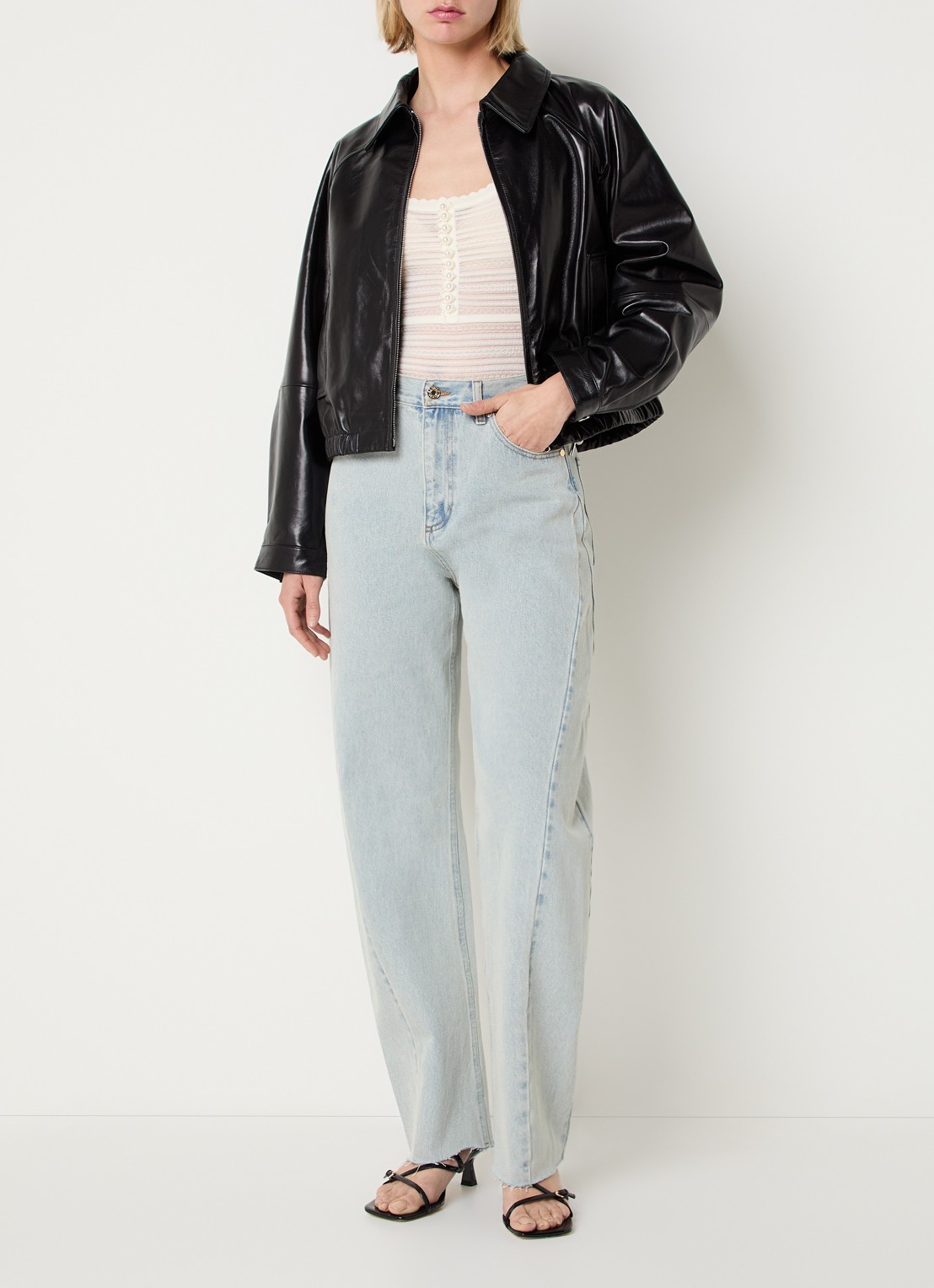Sandro Cropped jack van lamsleer met steekzakken - voorkant 2 zwart