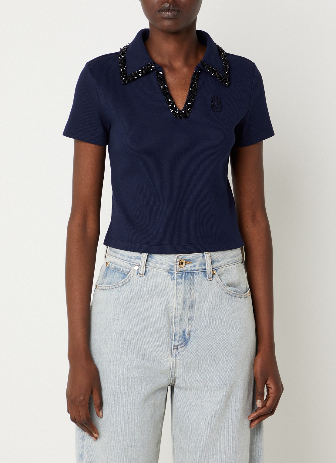 Sandro Cropped polo met strass en logo - detail 3 donkerblauw
