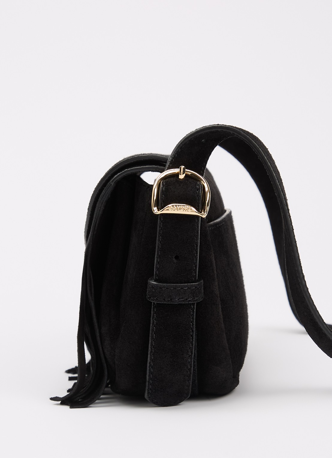 Sandro Crossbodytas van suède met verstelbare schouderriem - detail 4 zwart