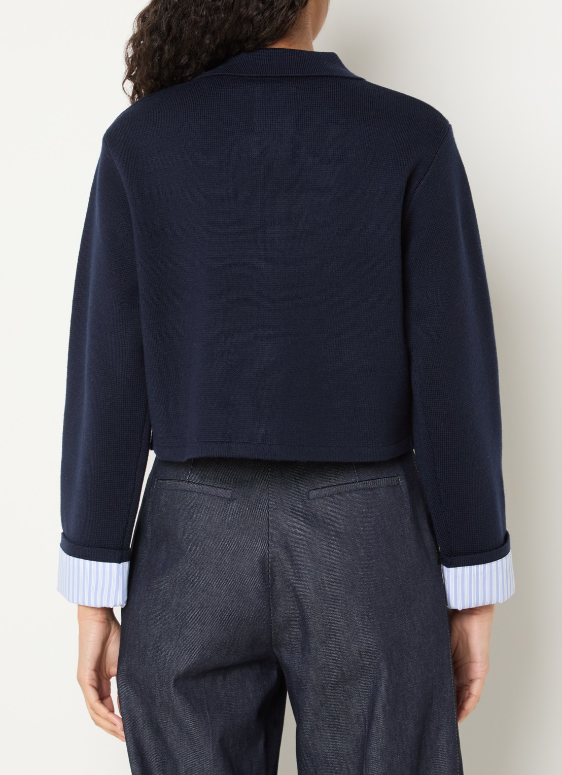 Sandro Fijngebreid cropped vest in wolblend met klepzakken - achterkant 4 donkerblauw