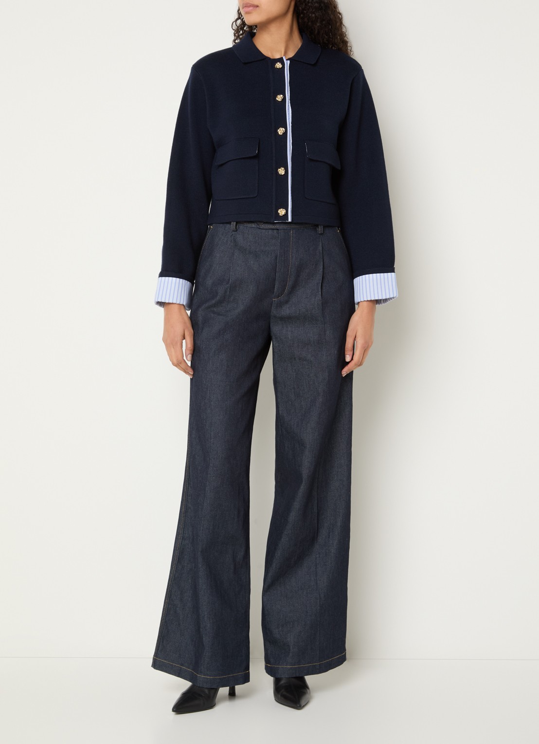 Sandro Fijngebreid cropped vest in wolblend met klepzakken - voorkant 2 donkerblauw
