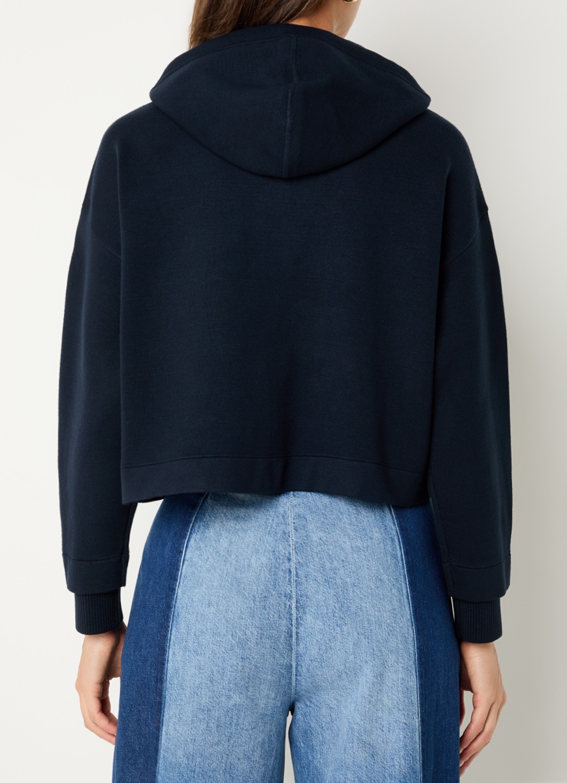 Sandro Fijngebreid cropped vest met opgestikte zakken  - achterkant donkerblauw