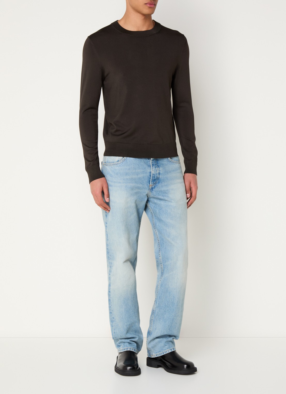 Sandro Fijngebreide pullover met ronde hals - voorkant 4 dark kaki. / bruin