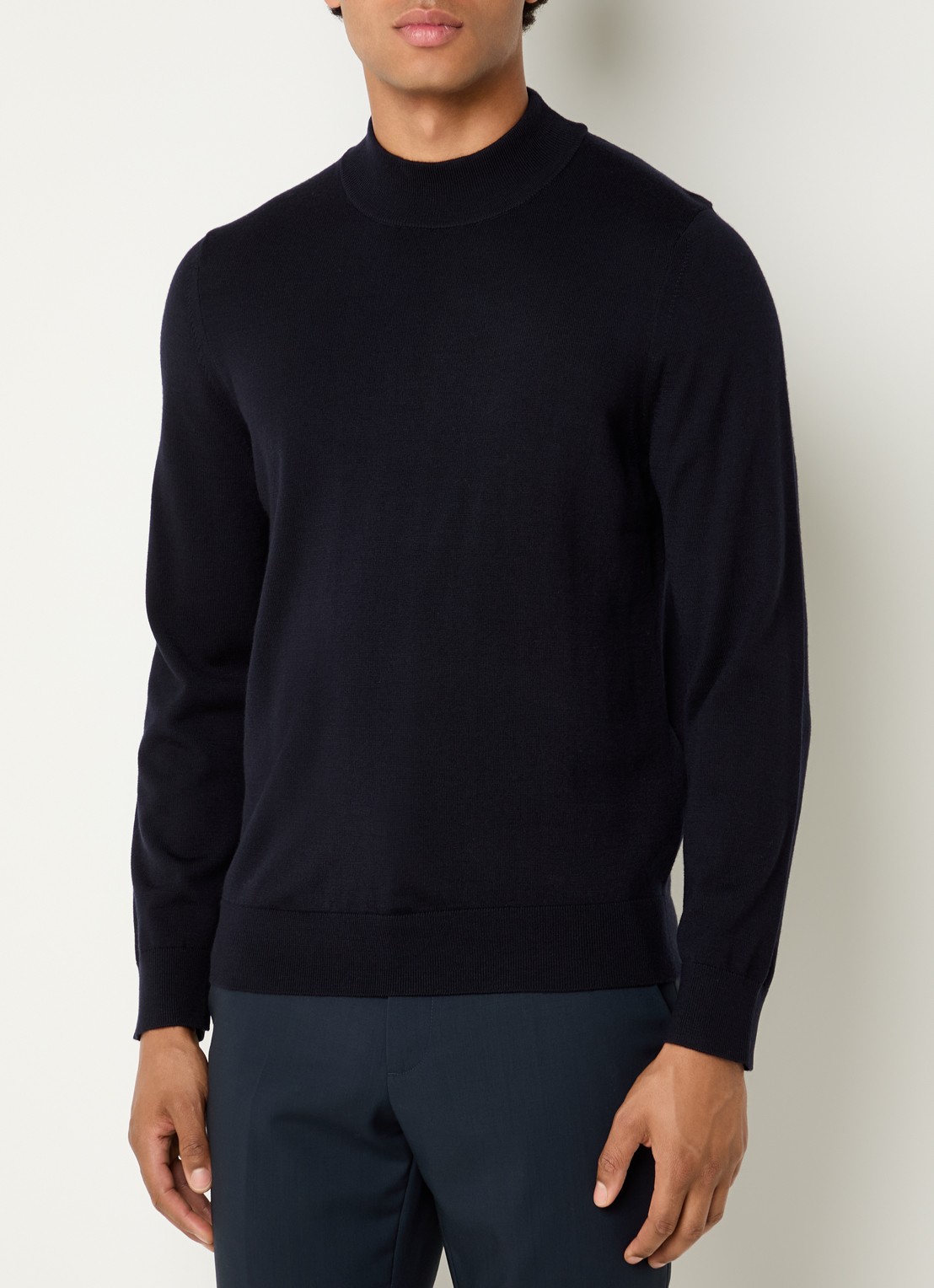 Sandro Fijngebreide pullover van wol met opstaande kraag - detail 2 donkerblauw