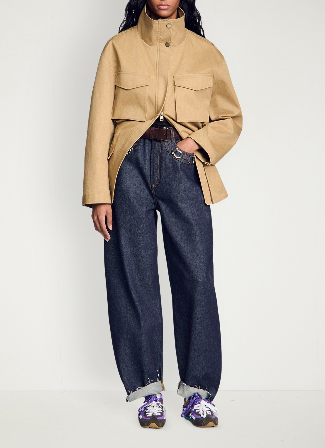 Sandro High waist barrel jeans met donkere wassing en decoratie - voorkant 6 indigo