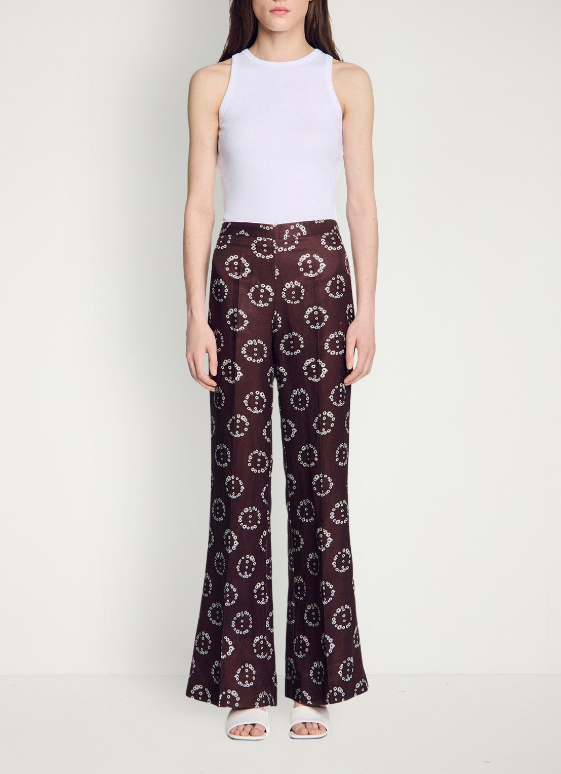 Sandro High waist flared broek in linnenblend met bloemenprint - detail 3 bruin