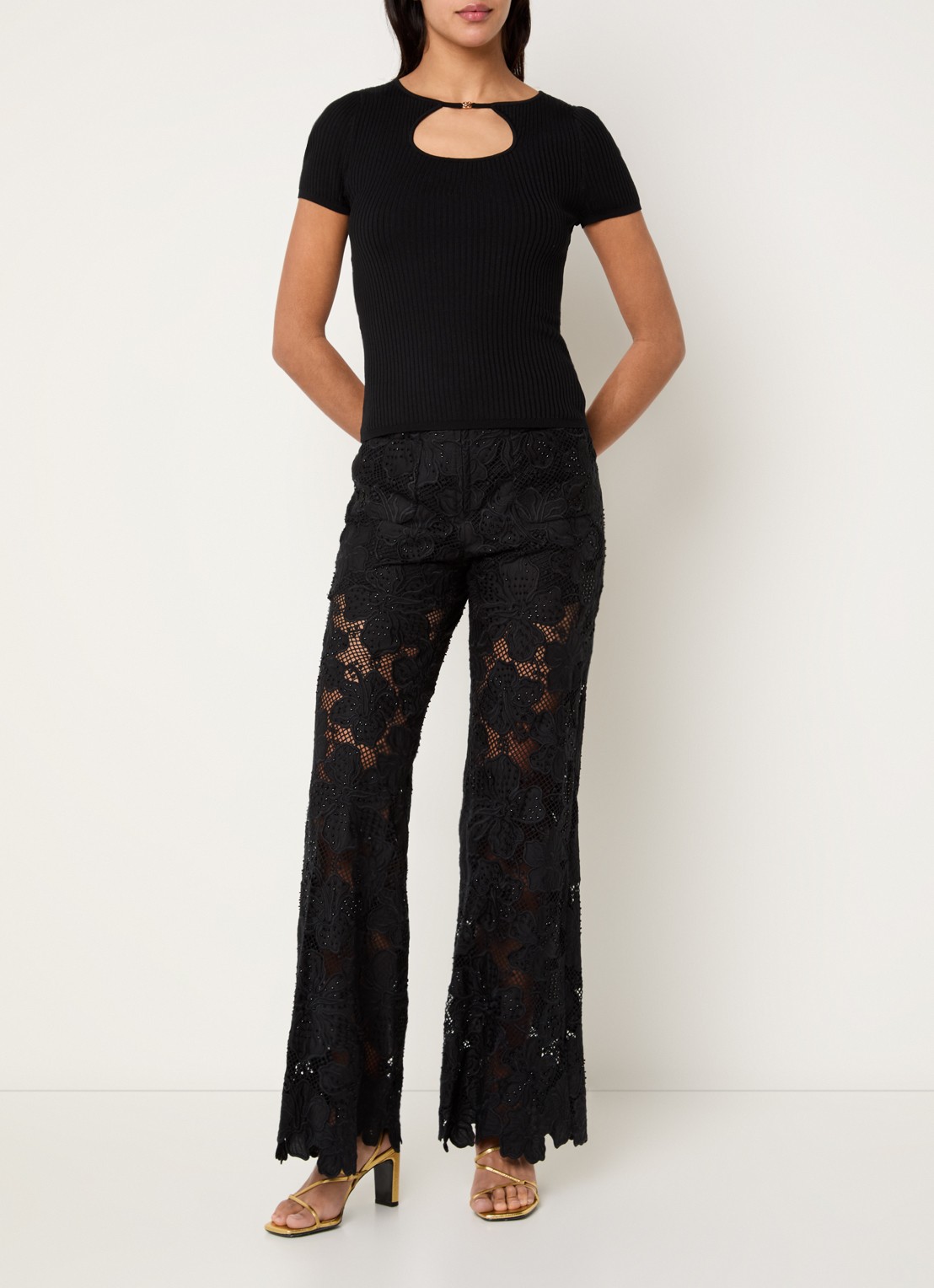 Sandro High waist flared fit broek met broderie - voorkant 3 zwart