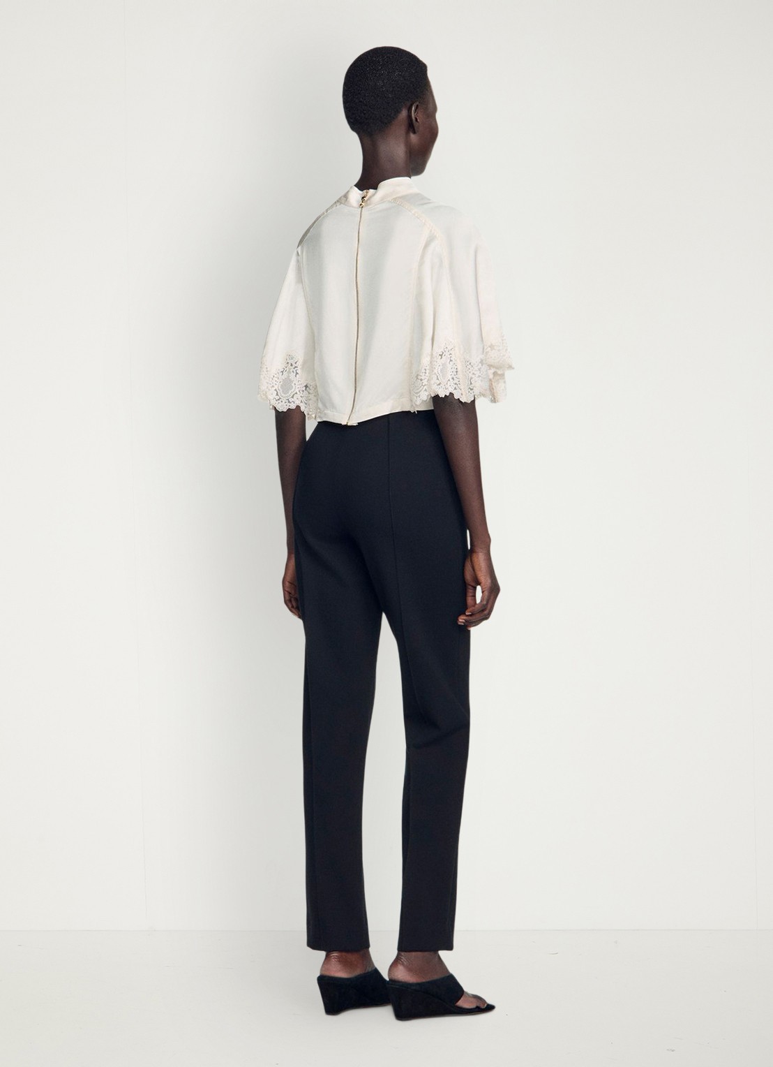 Sandro High waist straight fit broek met ritszakken - achterkant 6 zwart