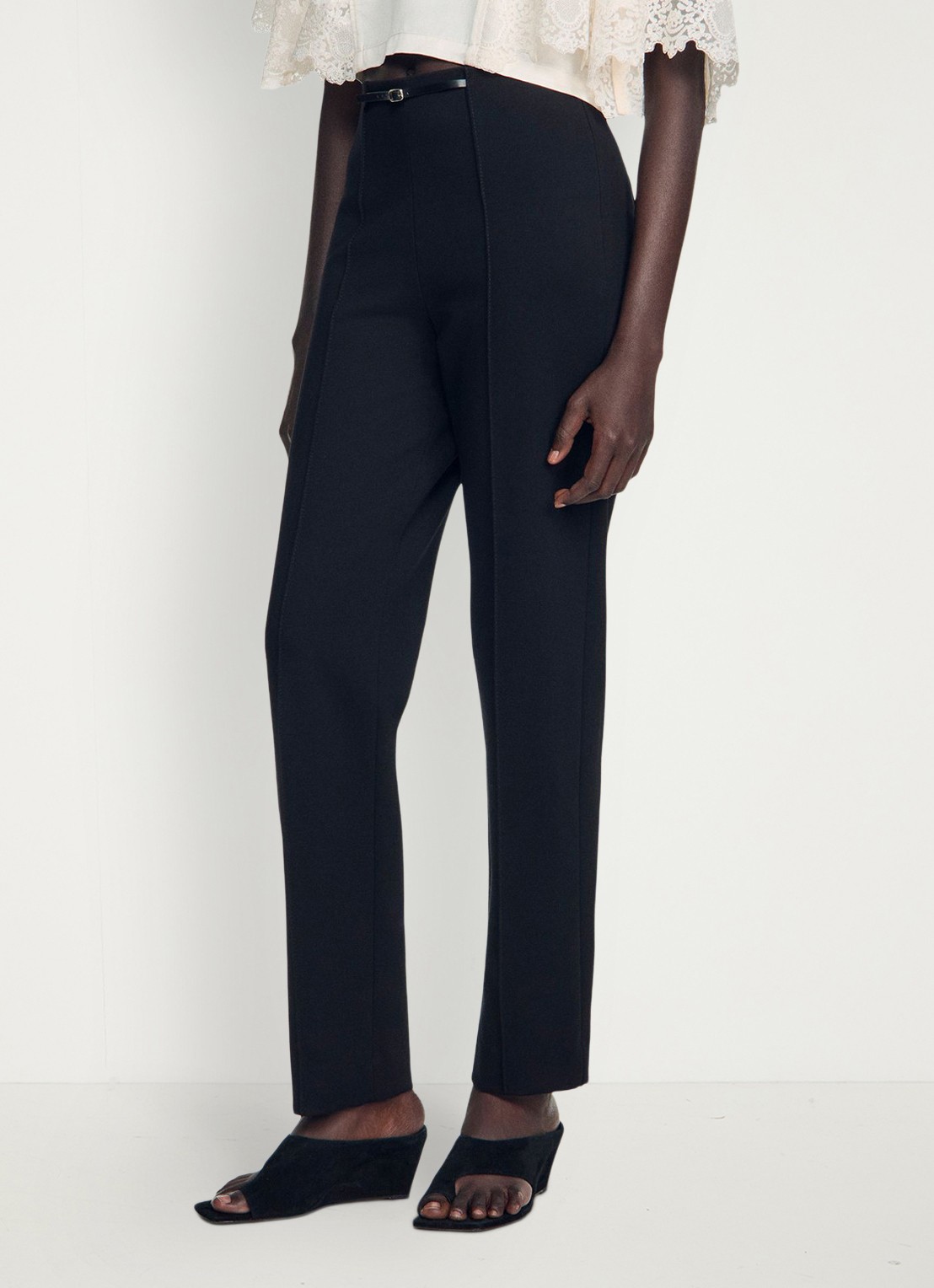 Sandro High waist straight fit broek met ritszakken - detail zwart