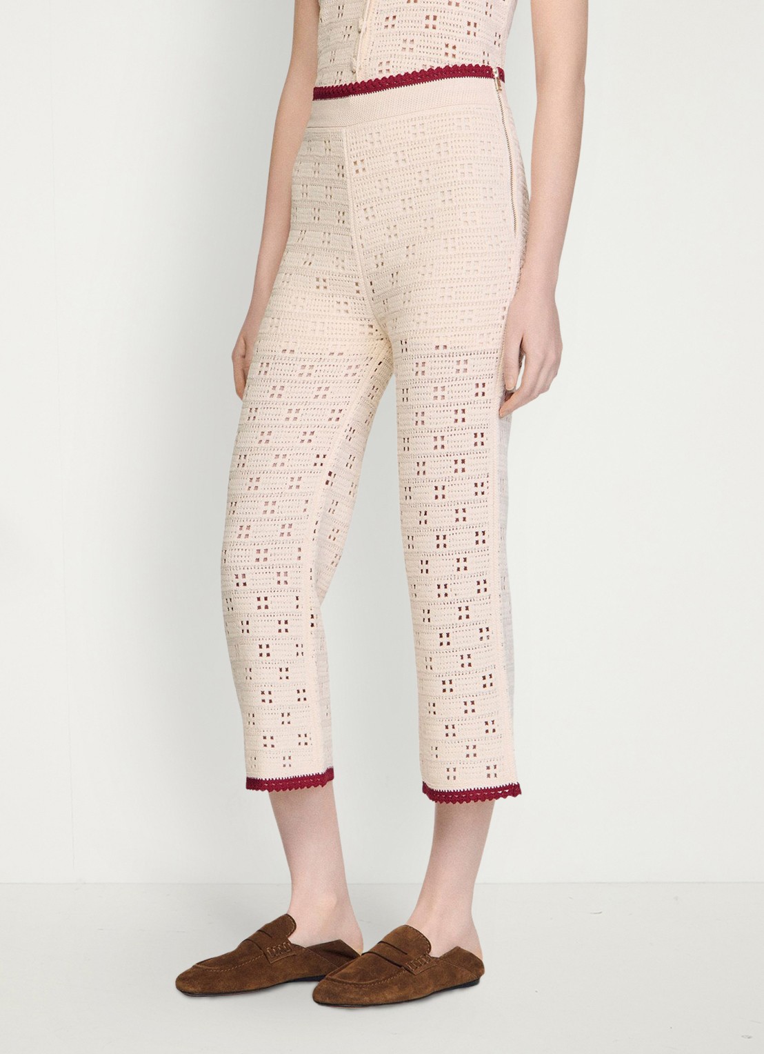 Sandro High waist straight fit broek van crochet - detail beige