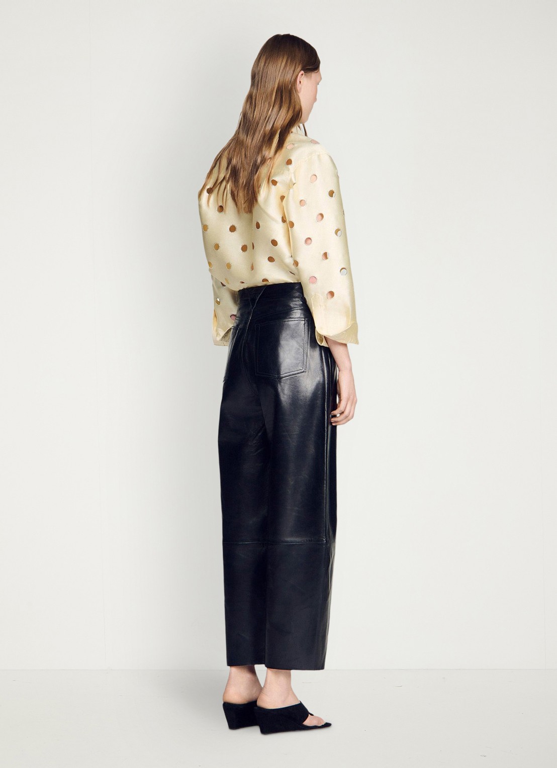 Sandro High waist straight fit broek van lamsleer - achterkant zwart