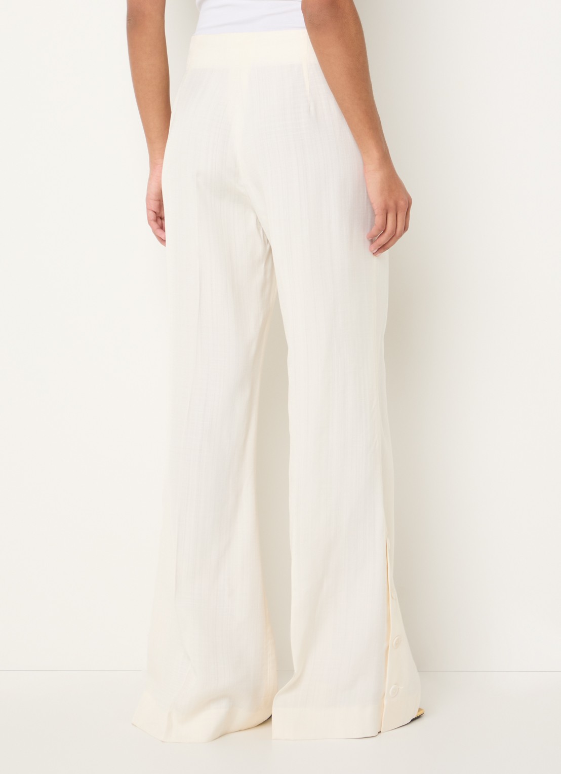 Sandro High waist straight fit pantalon met knoop detail - achterkant ivoor