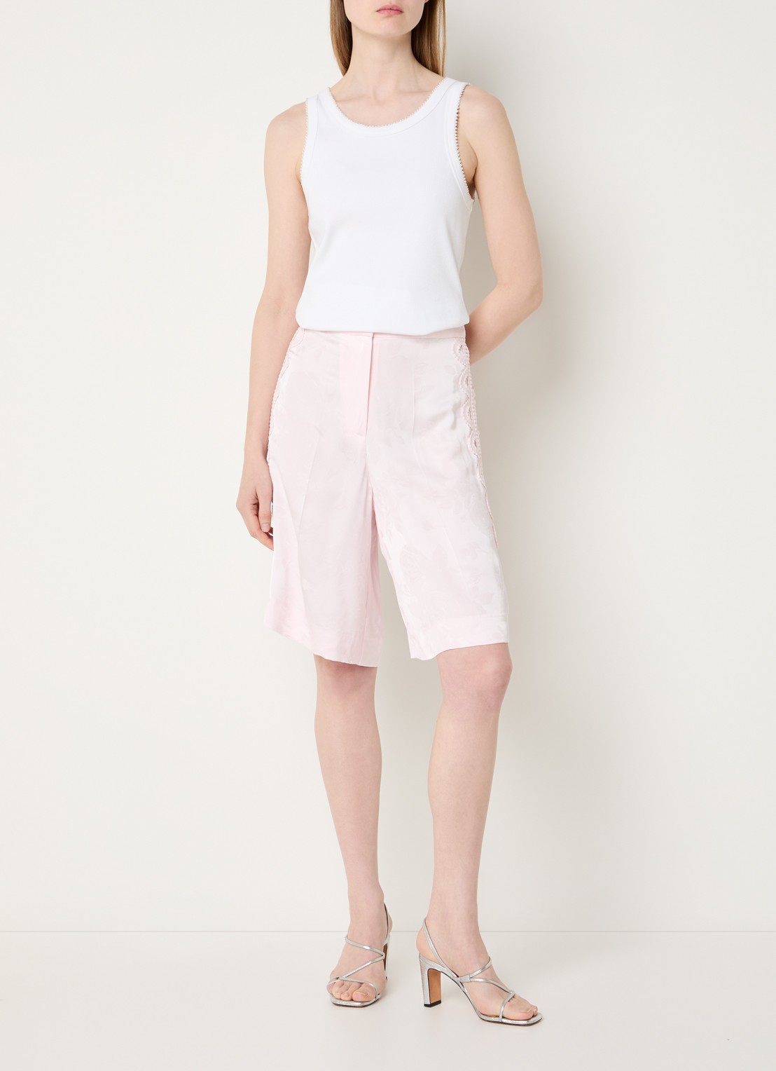 Sandro High waist wide fit korte broek met broderie - voorkant 4 lichtroze