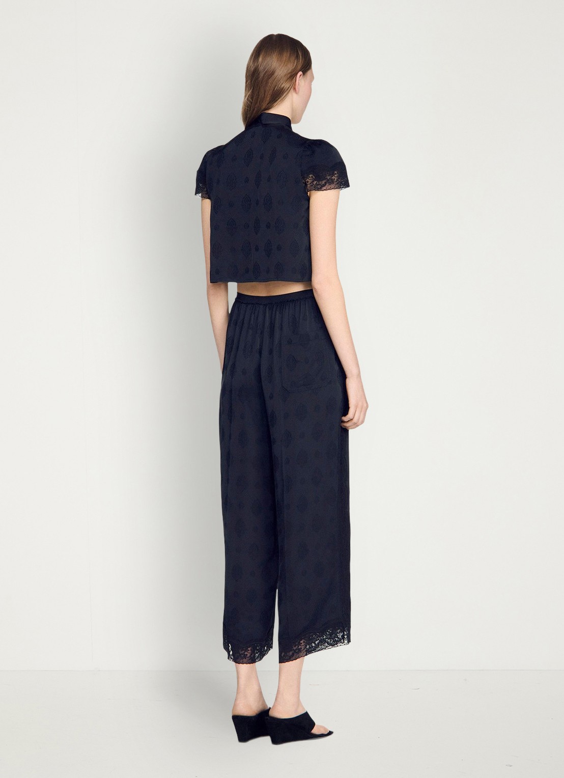 Sandro High waist wide fit pantalon met jacquard dessin en zakken - achterkant black / zwart