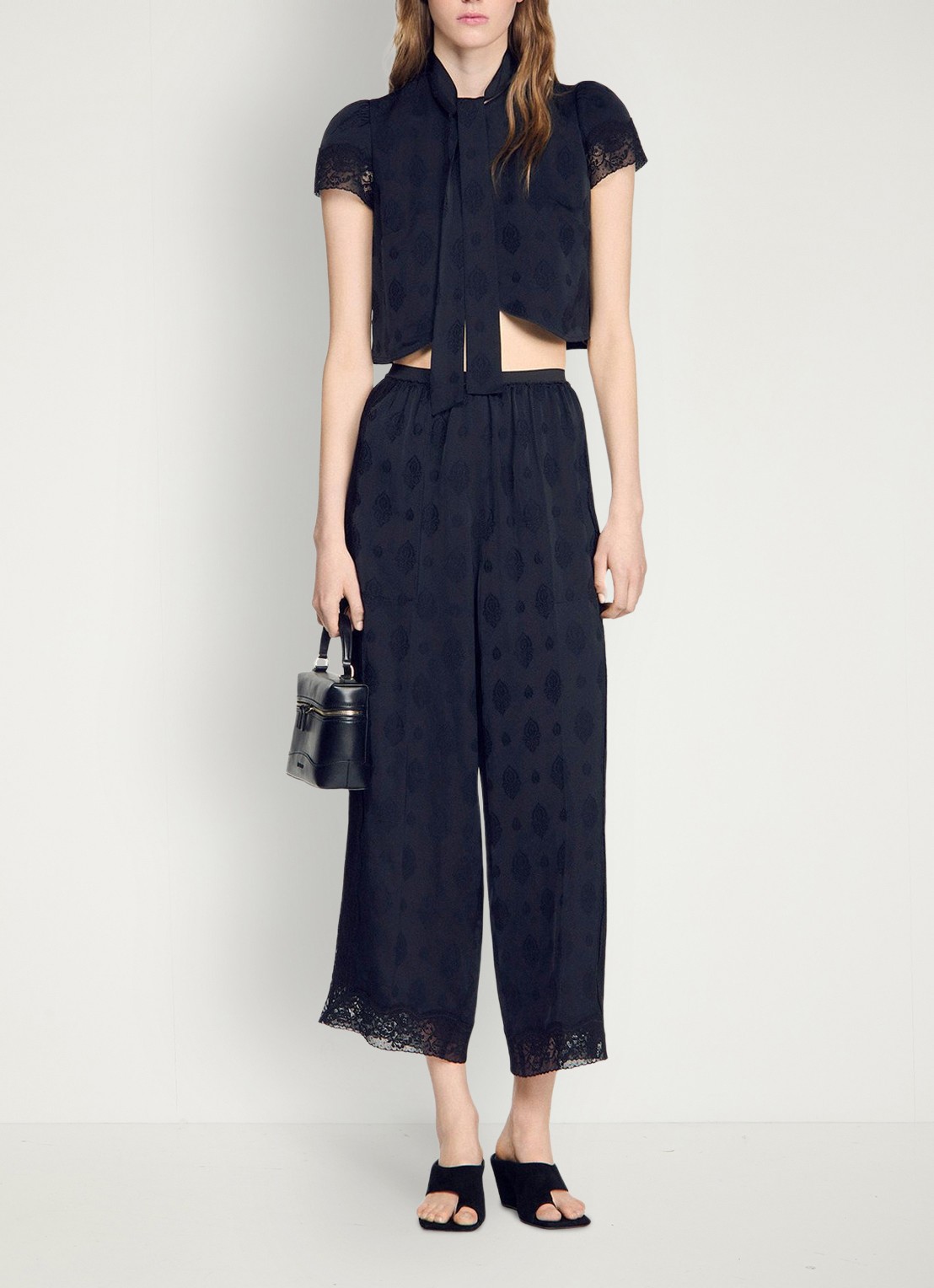 Sandro High waist wide fit pantalon met jacquard dessin en zakken - voorkant 3 black / zwart