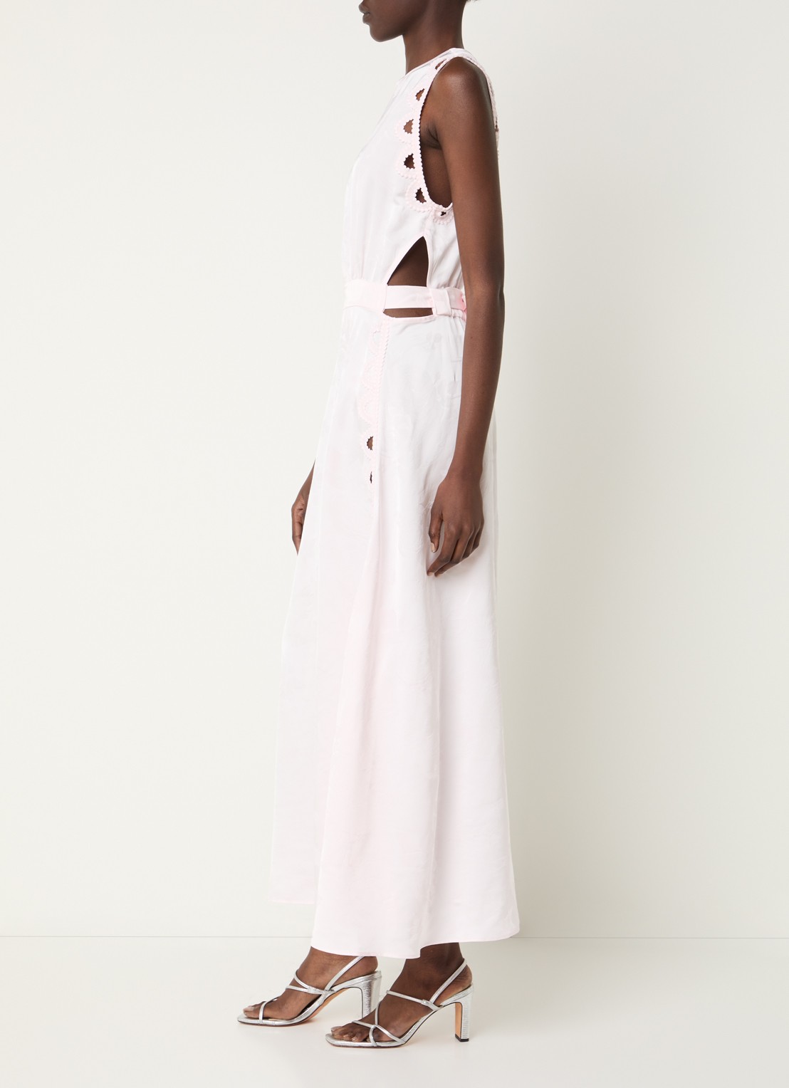 Sandro Maxi jurk met cut-out detail - voorkant 2 lichtroze