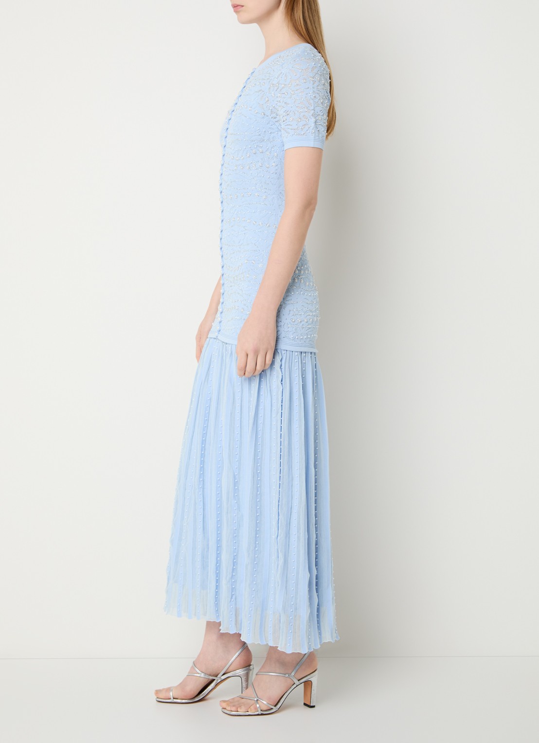 Sandro Midi blousejurk met imitatieparels en broderie - voorkant 3 lichtblauw