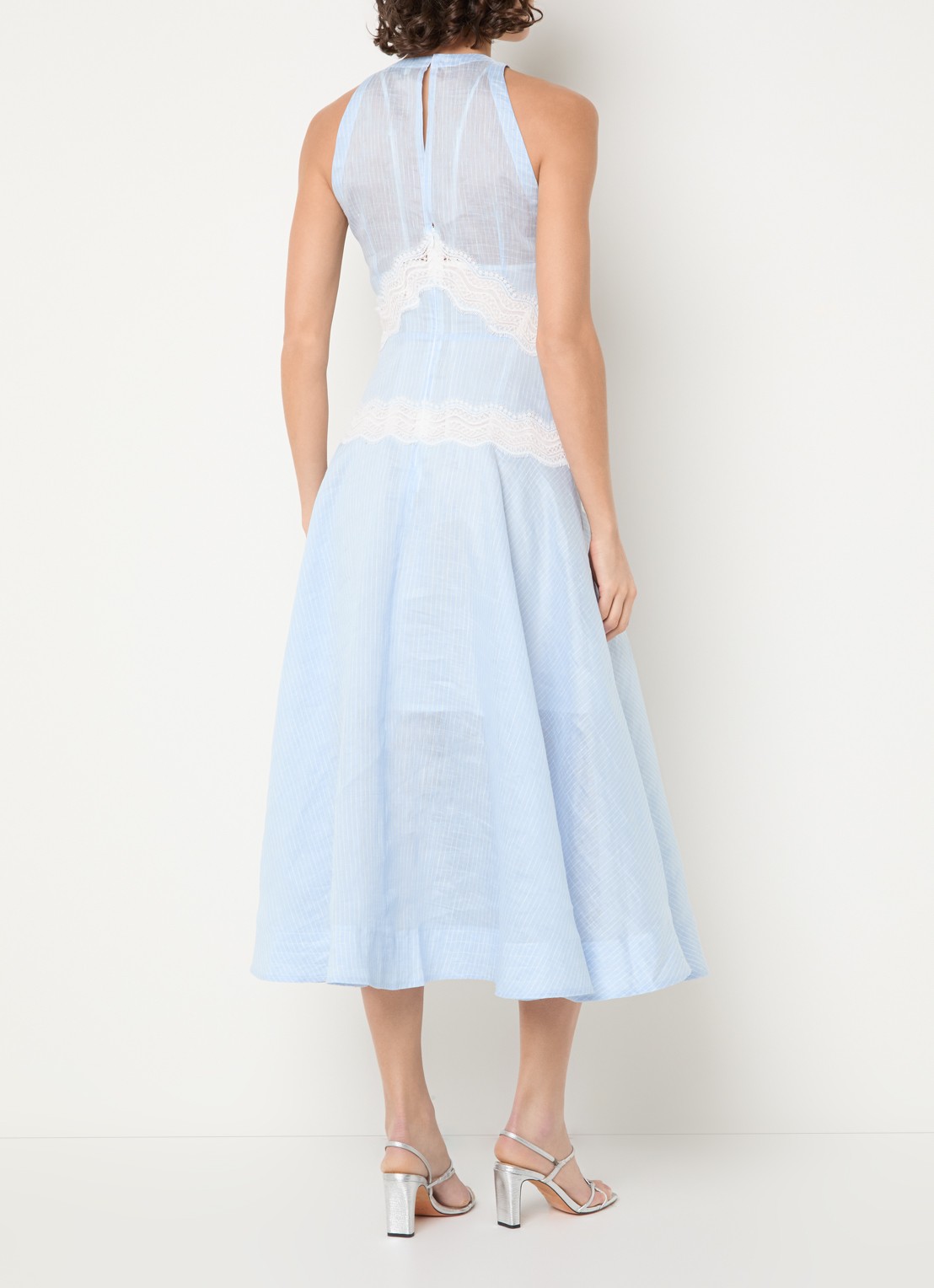 Sandro Midi jurk in linnenblend met streepprint en details van kant - achterkant lichtblauw