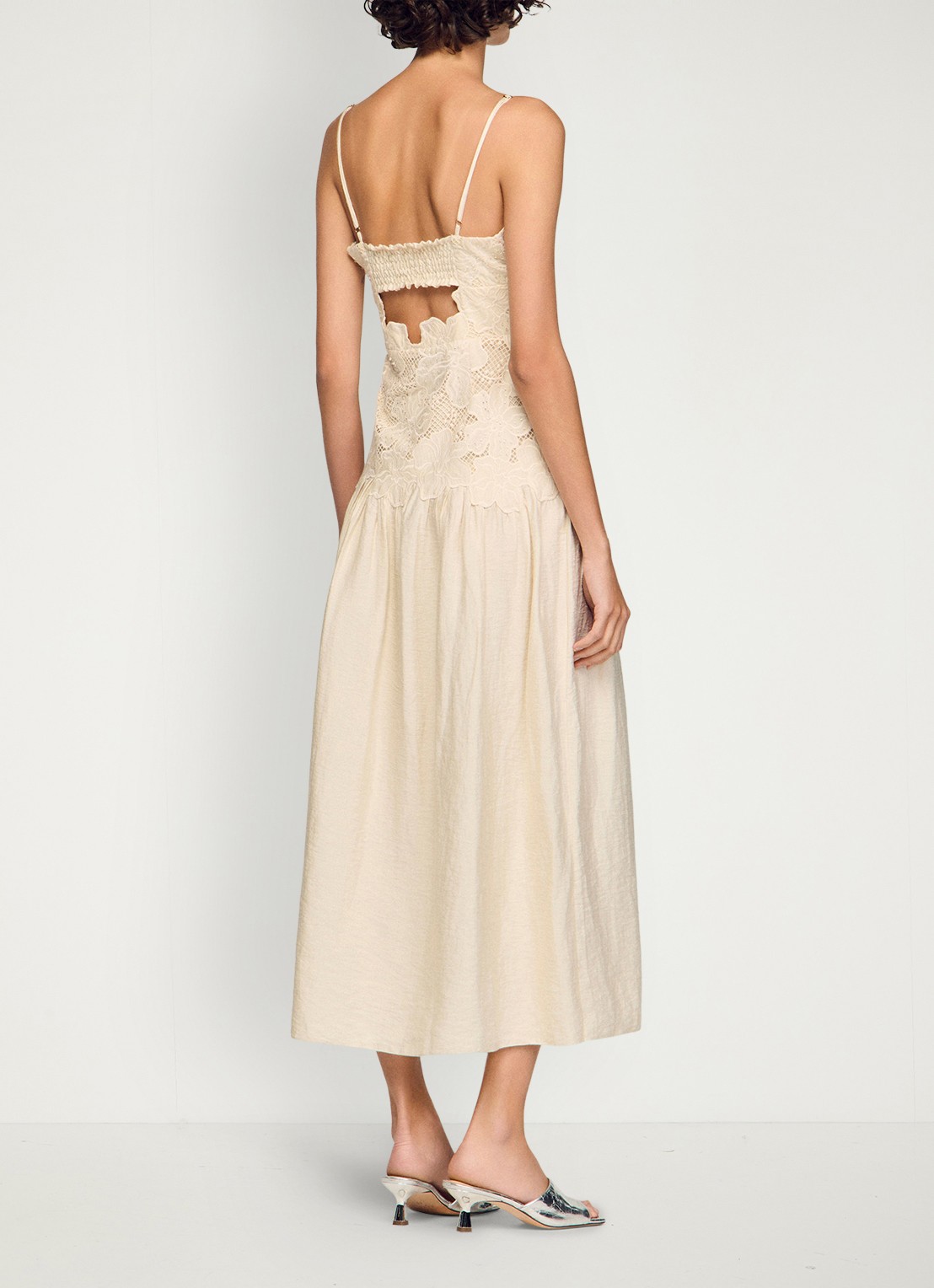 Sandro Midi jurk met bloemborduring - achterkant beige