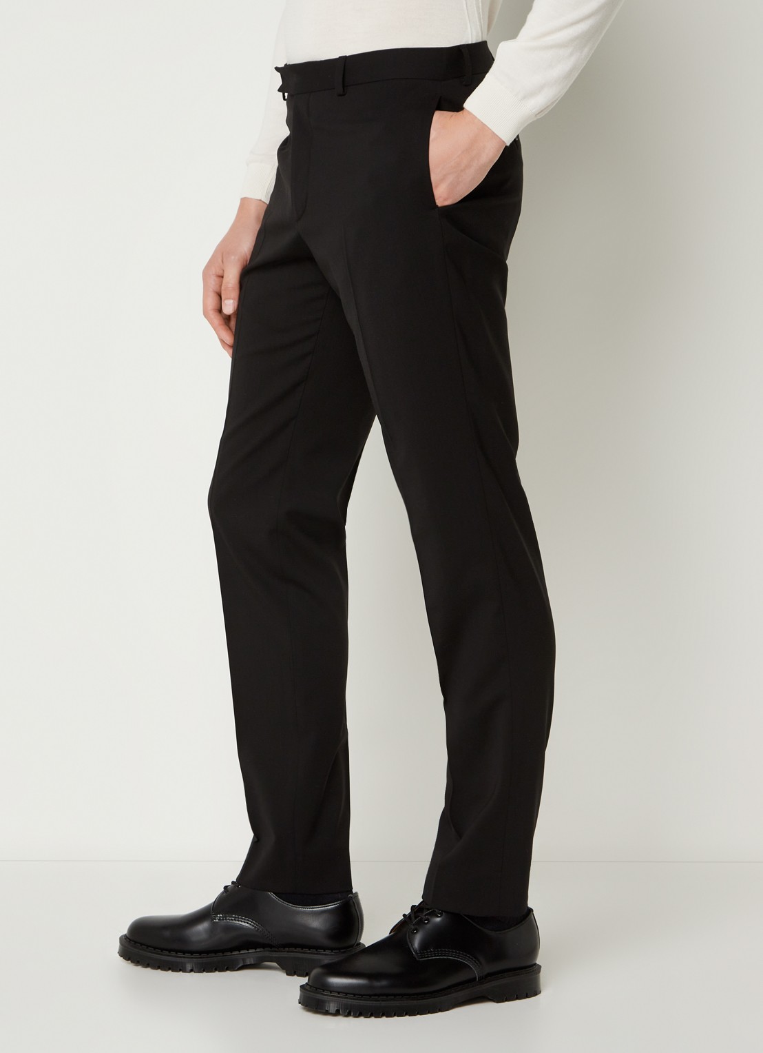 Sandro Slim fit pantalon van wol met steekzakken - detail 2 zwart