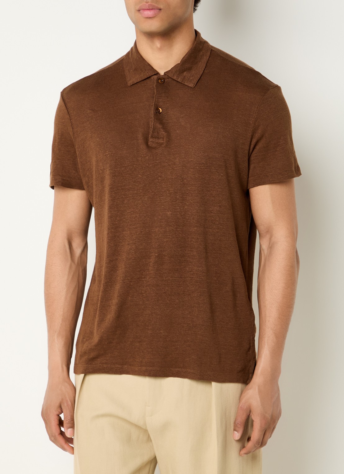 Sandro Slim fit polo van linnen  - detail hazelnootbruin
