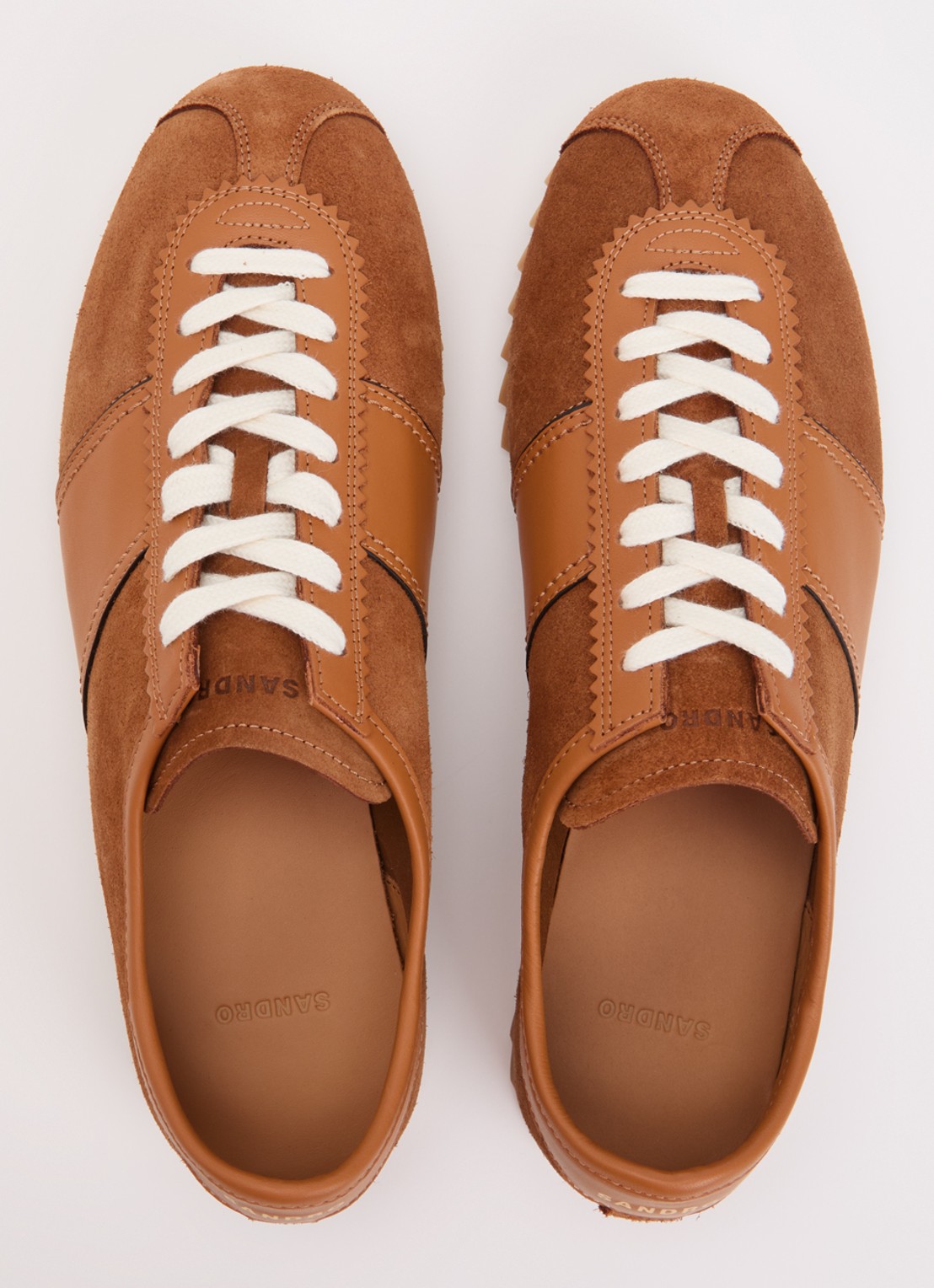 Sandro Sneaker van suède met leren details - detail 2 cognac