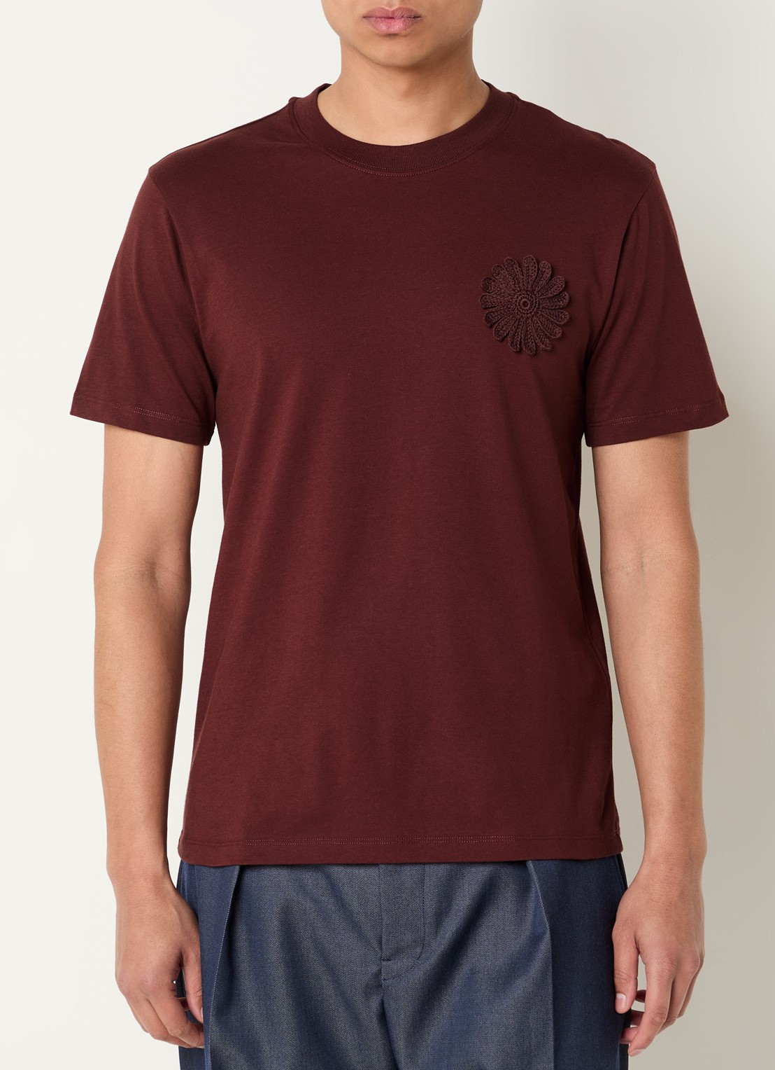 Sandro T-shirt met bloemborduring - detail 4 kastanjebruin