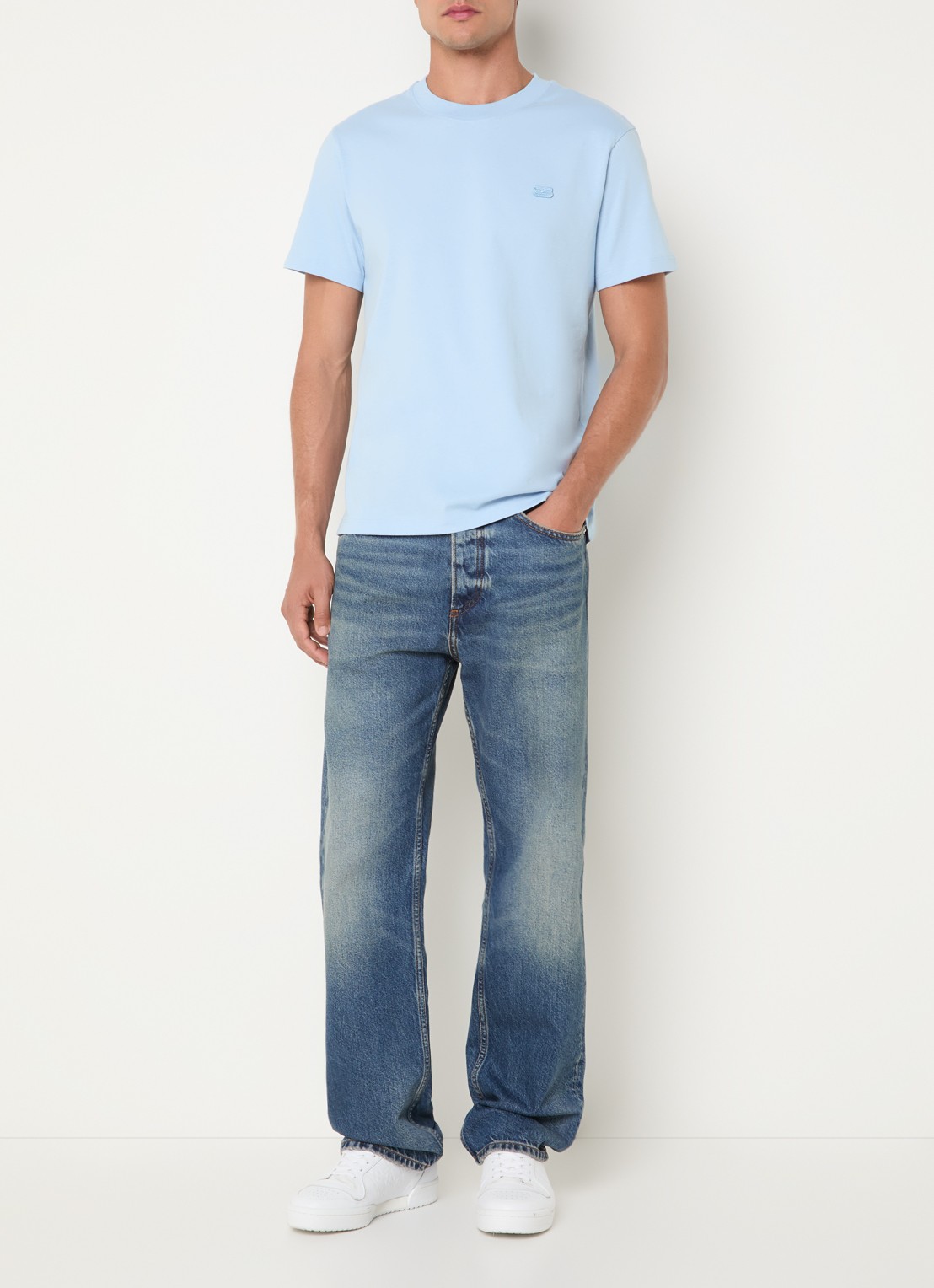 Sandro T-shirt met logo - voorkant 2 lichtblauw