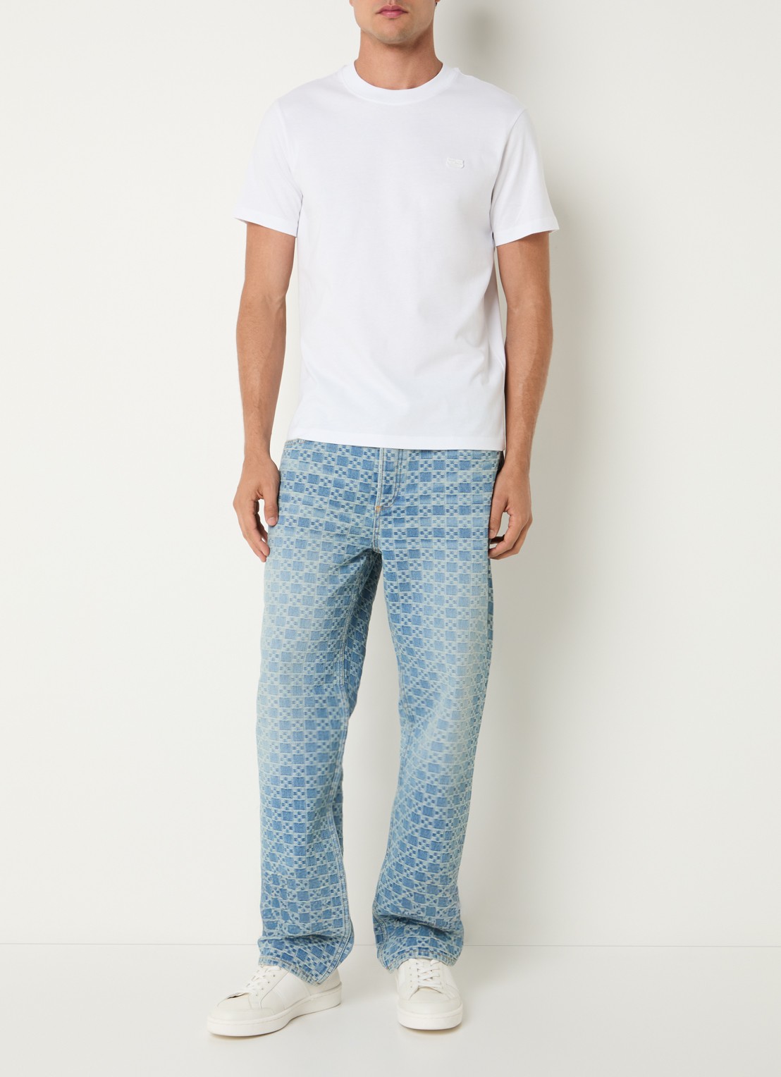 Sandro T-shirt met logo - voorkant 3 wit
