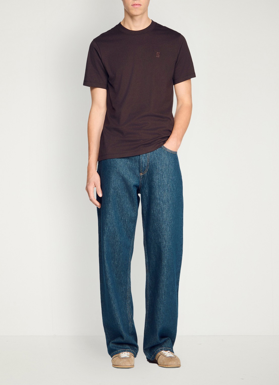 Sandro T-shirt met logo - voorkant 3 chocoladebruin
