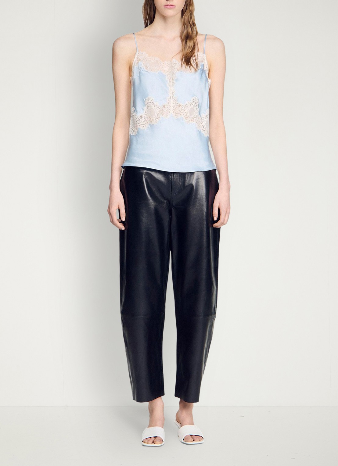 Sandro Top met details van kant - detail 5 lichtblauw