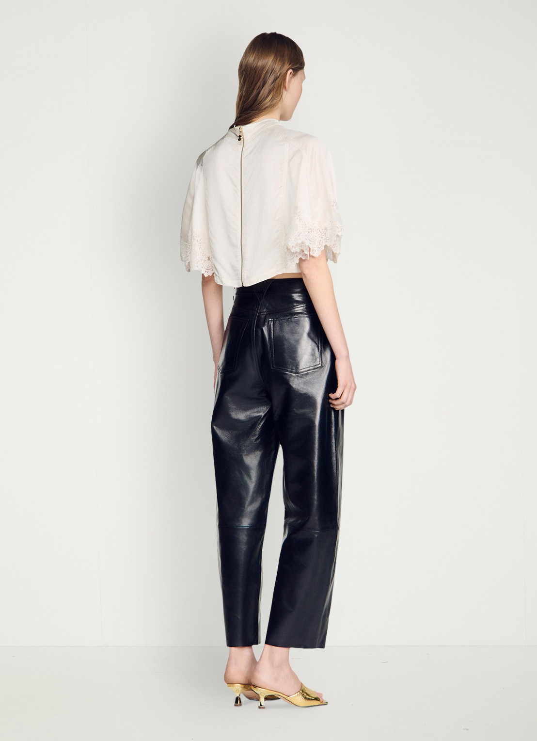 Sandro Top met opstaande kraag en details van kant - achterkant 4 beige